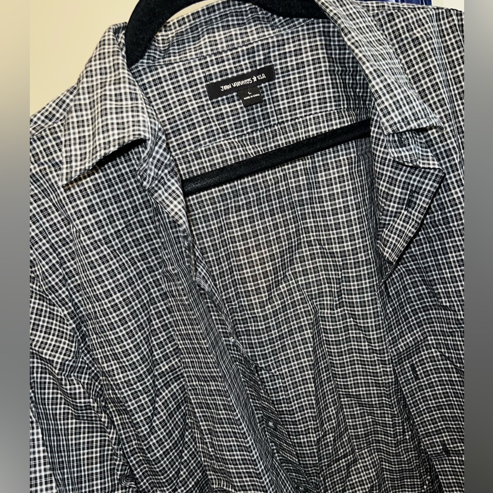 John Varvatos Dress Shirt! Black and white design in size Large